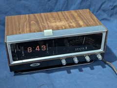 ZENITH C472W-3 Circle of Sound Flip Alarm Clock, AM/FM Radio, Video!