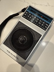 Vintage Radio Shack Realistic 12-718 AM/FM Transistor Radio TESTED – WORKS