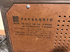 1968 PANASONIC RE-7257 FM/AM Solid State Table Top Radio 2-band 10-transistor