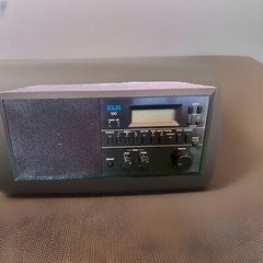 KLH 100 AM/FM TABLE TOP CLOCK RADIO STEREO ALARM,WORKS ,W ANTENNA