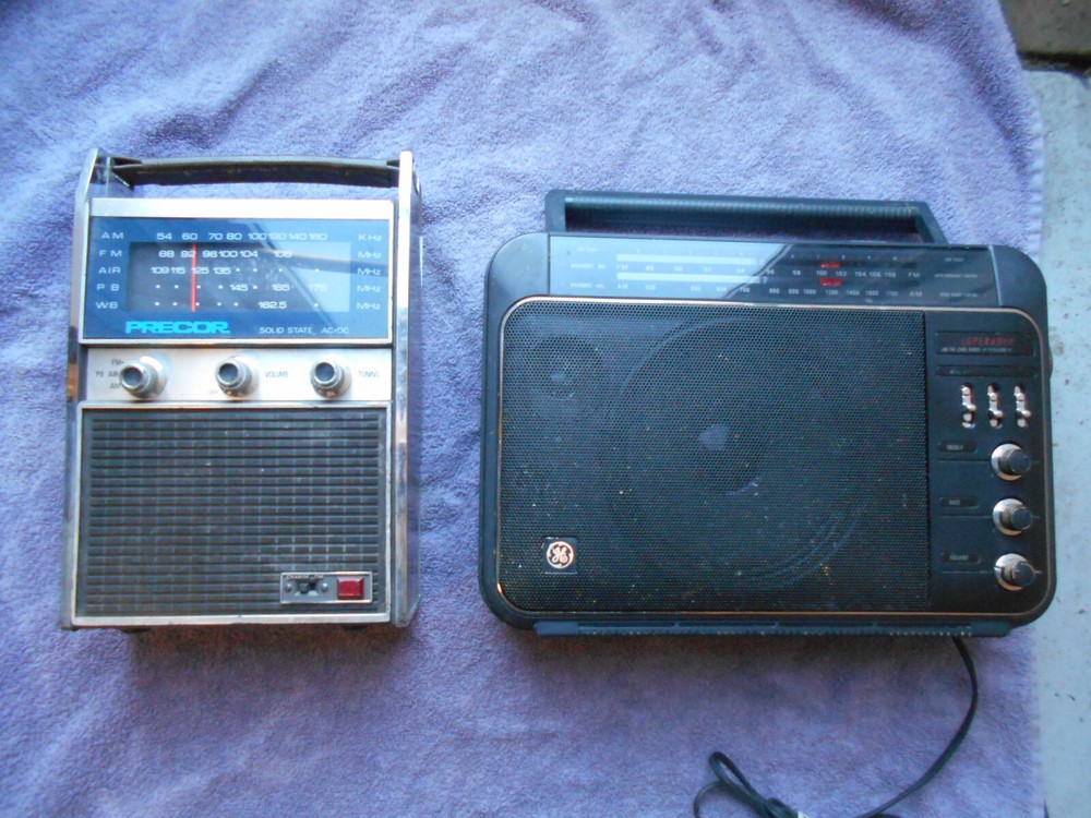 Lot of 2 Vintage PRECOR 810 5 Band AND GE Super Radio Long Range AM/FM 7-2887A