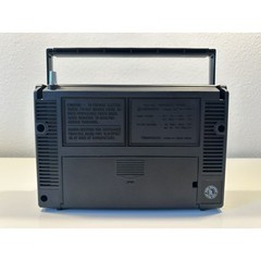 VINTAGE *PRISTINE* 1970&rsquo;s Hitachi Model KH-435H AM/FM Portable Transistor Radio
