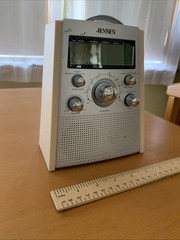 JENSEN JCR-560 AM/FM Alarm & CD Clock Radio -RETRO LOOK – PARTS OR RESTORE