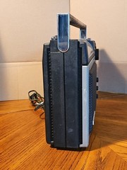 General Electric 7-2880B Long Range Super Radio – Black/Silver
