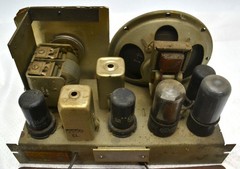 Vintage Admiral 5J23 N Tube Radio