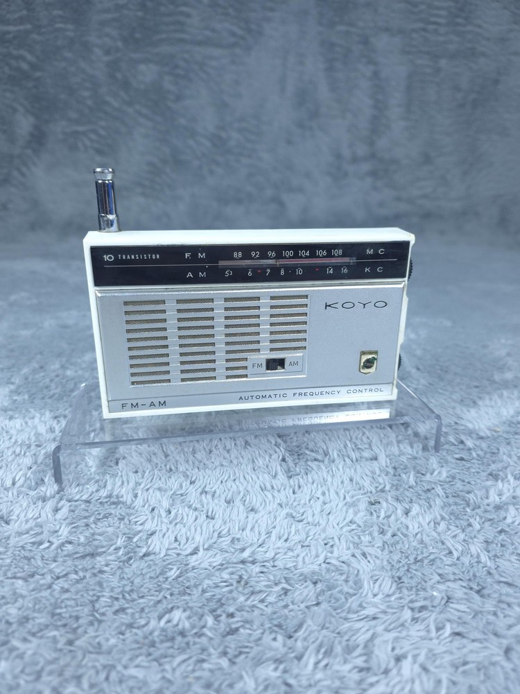 Vintage Koyo FM AM 10 Transistor Radio White Automatic Frequency Control Japan