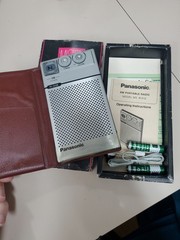 Vintage Master Thin AM Portable Radio With Box includes cover and ear buds