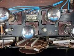 Vintage Magnavox Model 5 Radio – Nice Shape – WORKS