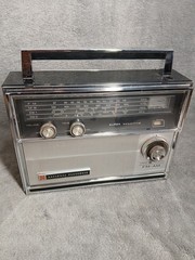Working Vintage National Panasonic RF-1400 AM-FM Radio