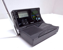 Vintage 1990s Philips AE4230 World Travel Clock Radio – Tested & Working