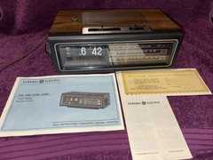 General Electric GE C4310 A Flip Clock Radio With Alarm EXCELLENT w/box
