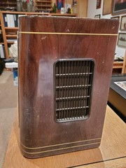 Metz 409/3D 1950’s German Radio Large Tabletop Tube AM FM SW Radio with cover