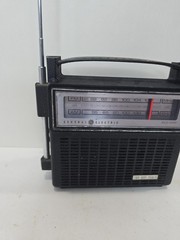 Vintage General Electric Solid State Two-Way Power AM FM Portable Radio 7-2810F