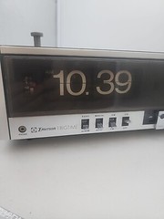 Emerson BigTime AM/FM Radio Flip Clock Model R 5003 Mostly Works