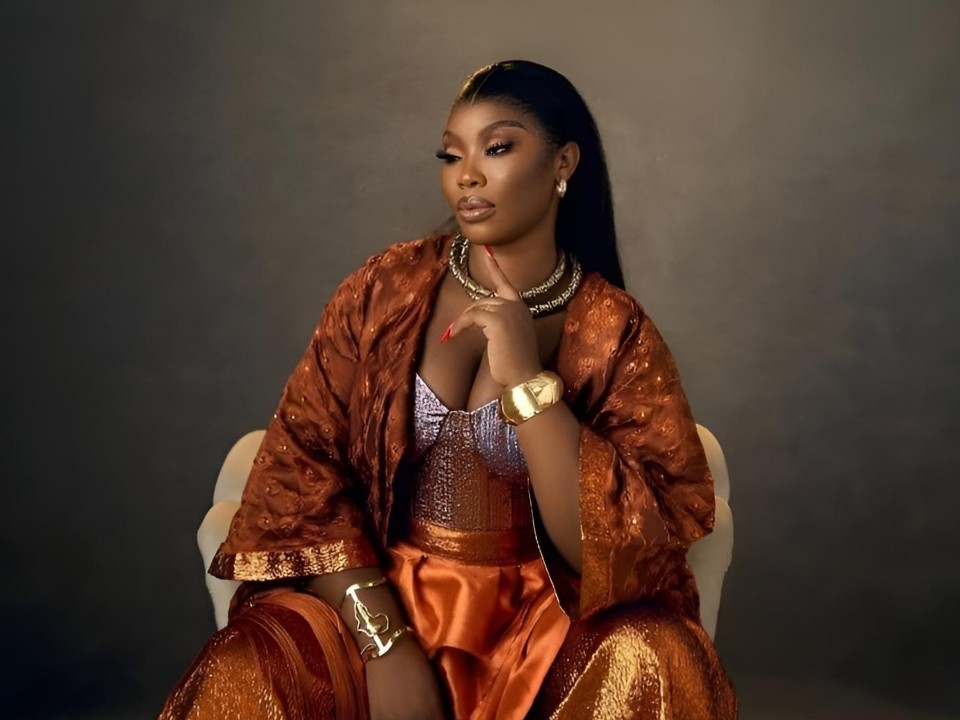 ROSELINE LAYO DÉCROCHE UN DISQUE D’OR !